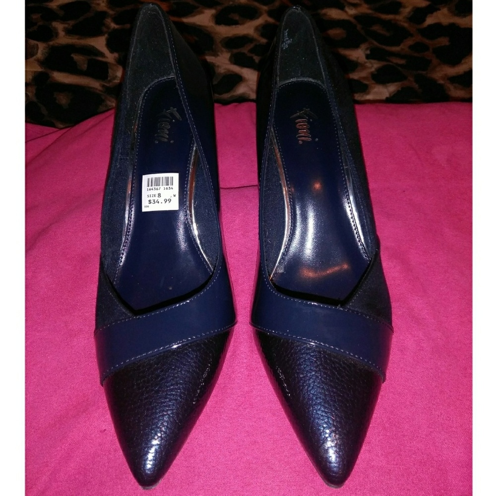 High Heels - Picture 3 of 3
